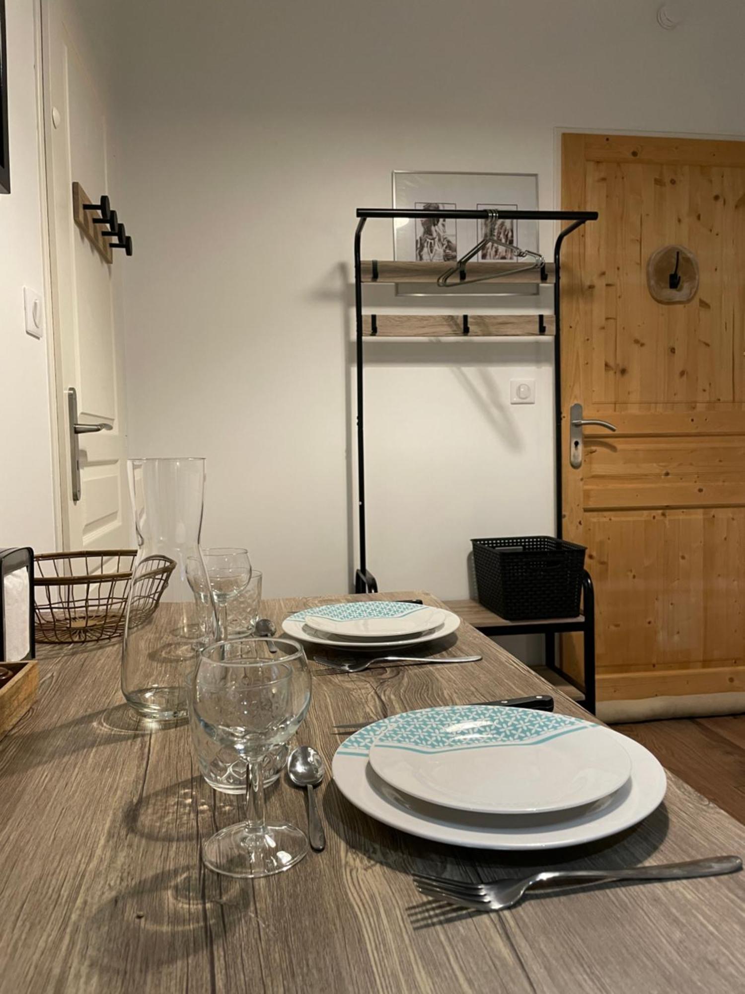 Chez Jean-Yves Et Zoe - La Boheme - Au Calme, Tres Propre, Proche Parkings Apartment นีออร์ ภายนอก รูปภาพ